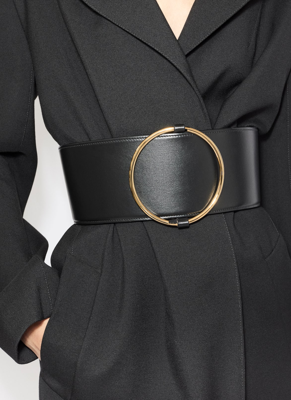 RING BELT IN CALFSKIN ALAÏA BLACK RING BELT IN CALFSKIN